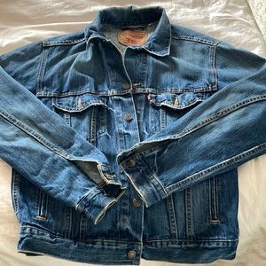 Men’s Levi’s denim jacket size M
